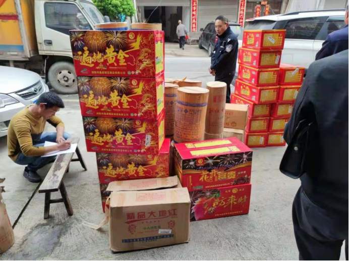 绥宁：整合执法力量 铁腕整治烟花爆竹乱象(图2)