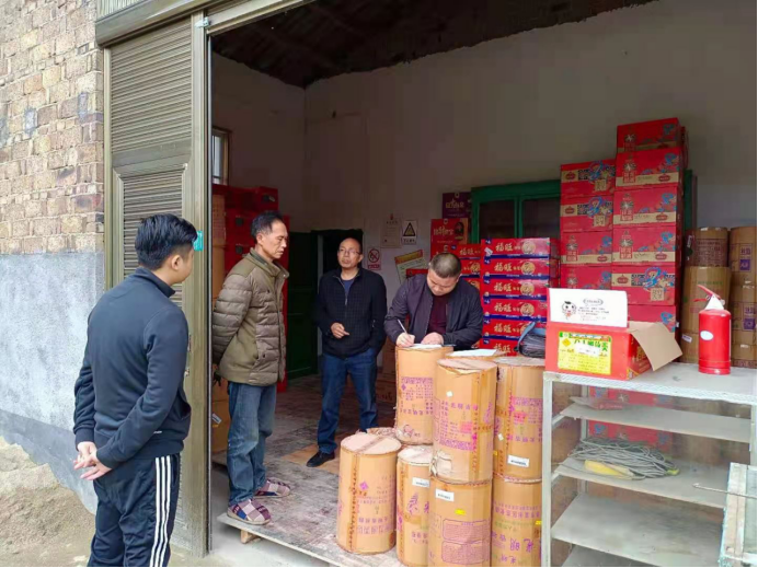 绥宁：整合执法力量 铁腕整治烟花爆竹乱象(图3)