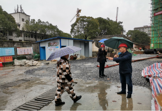 绥宁县住建局：积极营造县城节日氛围(图1)
