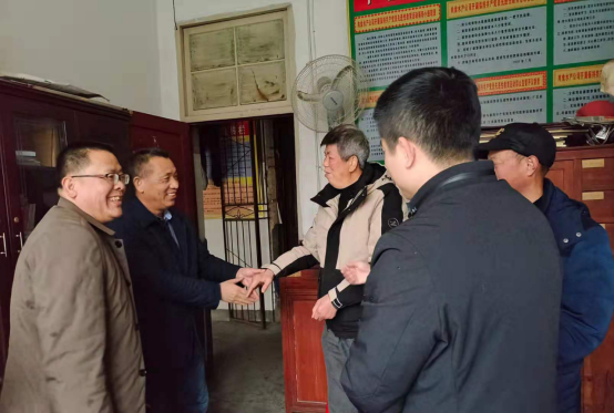 绥宁县住建局走访慰问退休干部(图1)