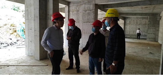 邵阳市住建局（人防办）党组成员副局长曾志旺一行在绥宁检查督导人防工程安全生产工作(图2)