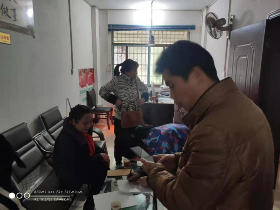 绥宁县自然资源局开展2021年度扶贫济困送温暖“春风行动”活动(图2)