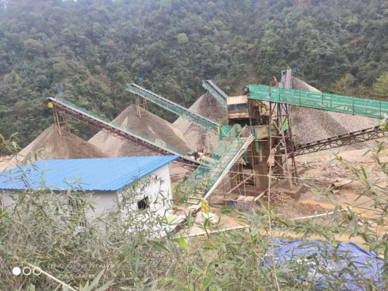 绥宁县自然资源局进行“管行业必须管安全”百日行动现场指导办公(图2)