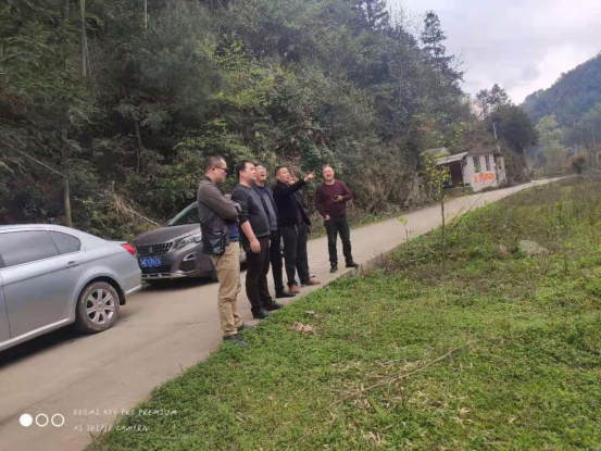 绥宁县自然资源局进行“管行业必须管安全”百日行动现场指导办公(图1)